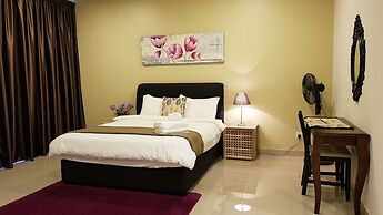 Euzmo Residences at Trefoil