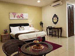 Euzmo Residences at Trefoil