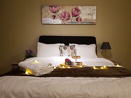 Euzmo Residences at Trefoil