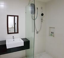 Euzmo Residences at Trefoil