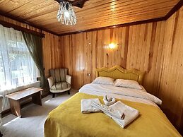 Abant Dort Mevsim Konagi