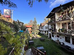 Abant Dort Mevsim Konagi