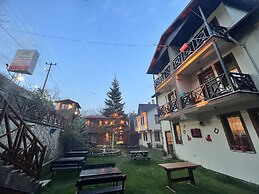 Abant Dort Mevsim Konagi