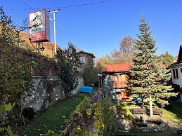 Abant Dort Mevsim Konagi