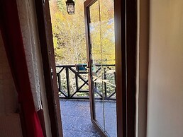 Abant Dort Mevsim Konagi