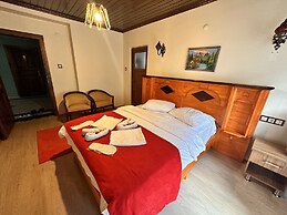 Abant Dort Mevsim Konagi