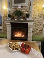 Abant Dort Mevsim Konagi