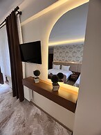 Abant Dort Mevsim Konagi