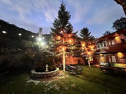 Abant Dort Mevsim Konagi