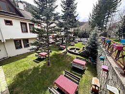 Abant Dort Mevsim Konagi