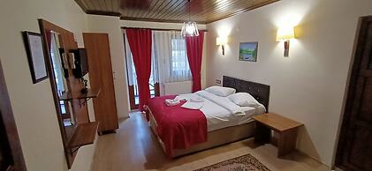 Abant Dort Mevsim Konagi