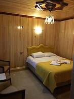 Abant Dort Mevsim Konagi