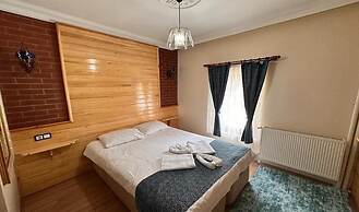 Abant Dort Mevsim Konagi