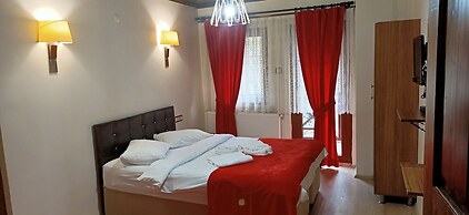 Abant Dort Mevsim Konagi