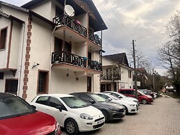 Abant Dort Mevsim Konagi