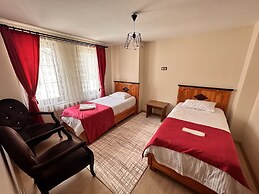 Abant Dort Mevsim Konagi