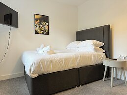 Lower Gill Gardens Penthouse