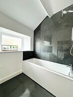 Lower Gill Gardens Penthouse