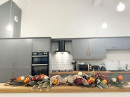 Lower Gill Gardens Penthouse