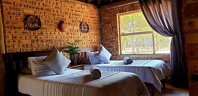 Unathi Game Lodge