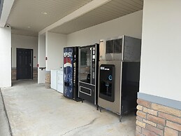 Scottish Inn & Suites - IAH Airport