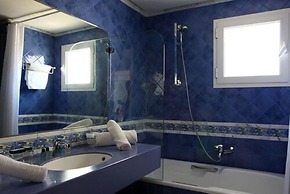 Andalucia Beach Hotel & Residence