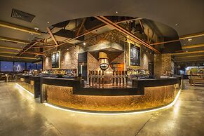 Nightcap at The Cheeky Squire