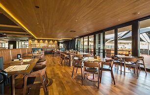 Nightcap at The Cheeky Squire