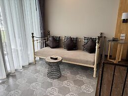 La Isla Pranburi Beach Resort