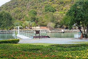 La Isla Pranburi Beach Resort