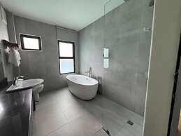 La Isla Pranburi Beach Resort