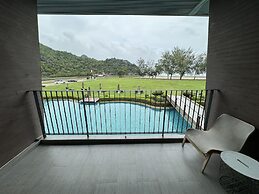 La Isla Pranburi Beach Resort