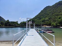 La Isla Pranburi Beach Resort