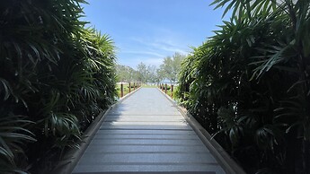 La Isla Pranburi Beach Resort