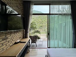 La Isla Pranburi Beach Resort