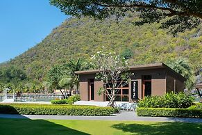 La Isla Pranburi Beach Resort