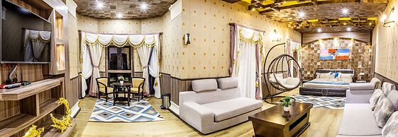 Royal Empire Boutique Hotel