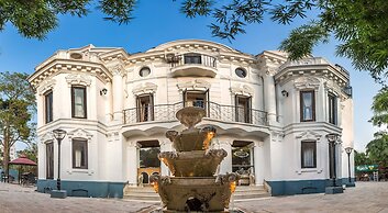 Royal Empire Boutique Hotel