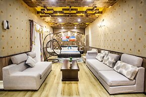 Royal Empire Boutique Hotel