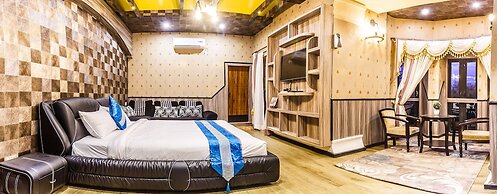 Royal Empire Boutique Hotel