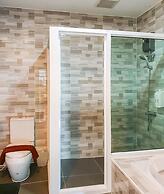 Phornpailin Riverside Resort