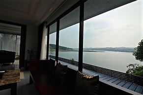 Phornpailin Riverside Resort