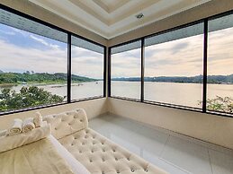 Phornpailin Riverside Resort