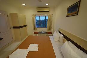 Hotel Palmyra Grand Inn