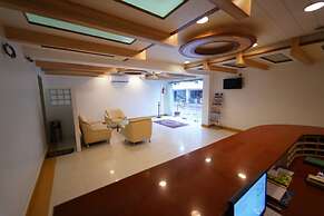 Hotel Palmyra Grand Inn