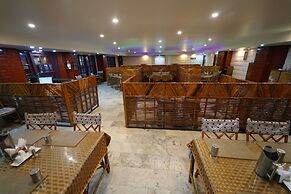 Hotel Palmyra Grand Inn