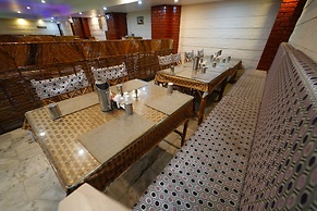 Hotel Palmyra Grand Inn