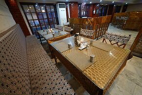 Hotel Palmyra Grand Inn