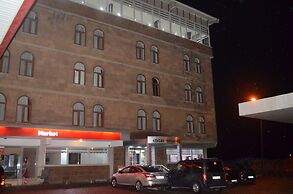 Oz Cavusoglu Hotel