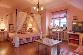 Villa Rosa Restaurant & Pension